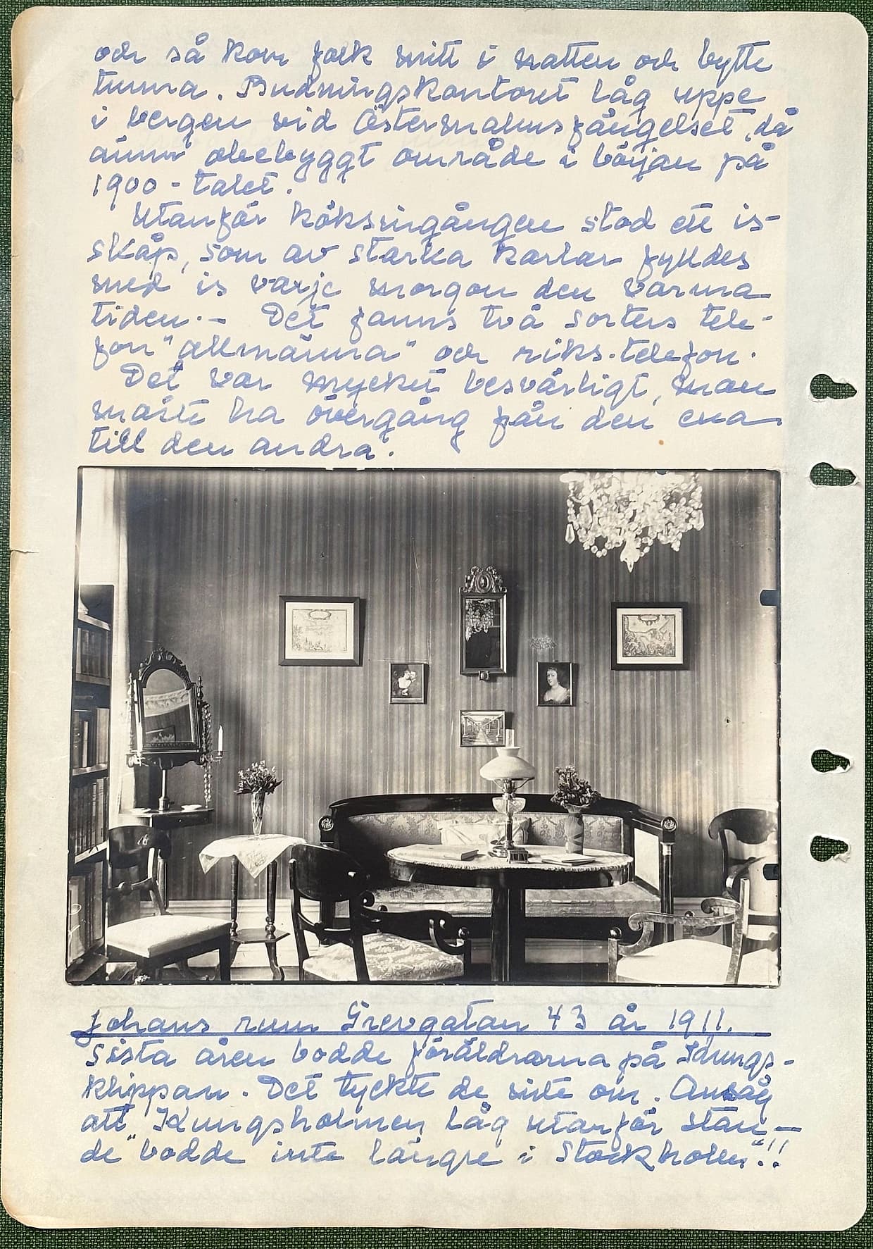 Fotograferad dagbokssida 98. Johans rum Grevgatan 43 år 1911. Sidans text är återgiven under bilden.