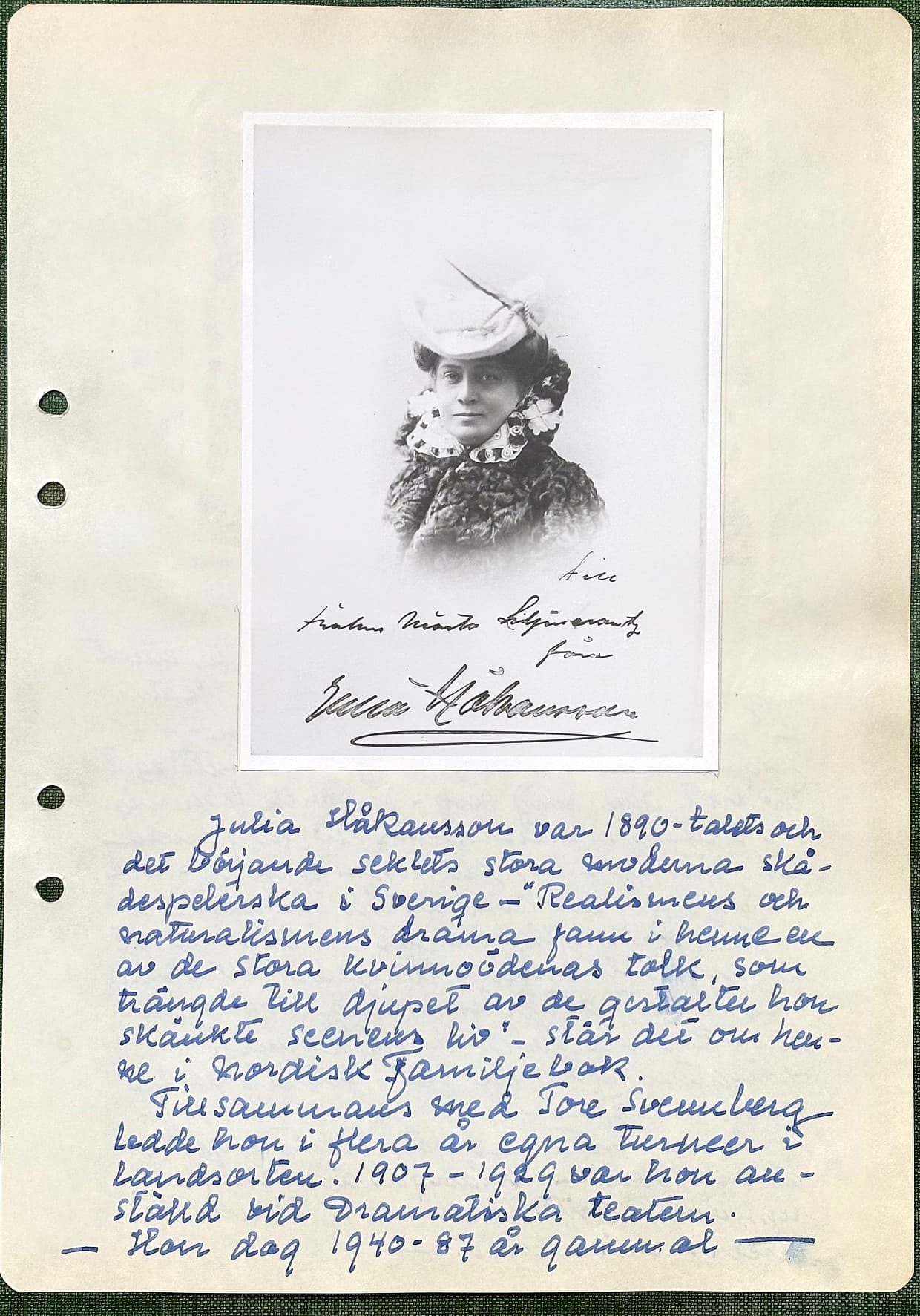 Fotograferad dagbokssida 117. Fotografi: Julia Håkansson, med dedikation 'till fröken Märta Liljencrantz från Julia Håkansson'. Sidans text är återgiven under bilden.